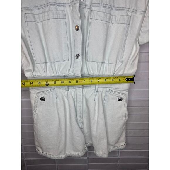 Forever 21 Denim Romper Light Wash size women's medium - Picture 4 of 6